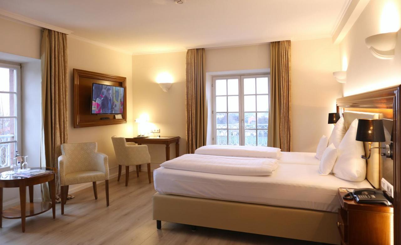 Hotel Schloss Edesheim Esterno foto