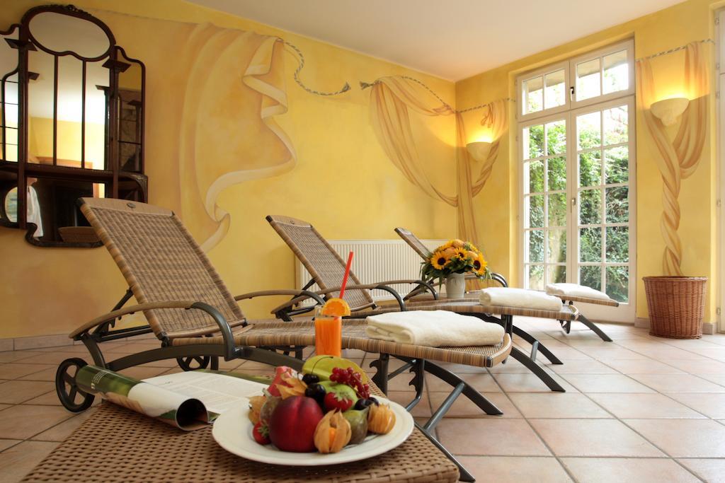Hotel Schloss Edesheim Esterno foto