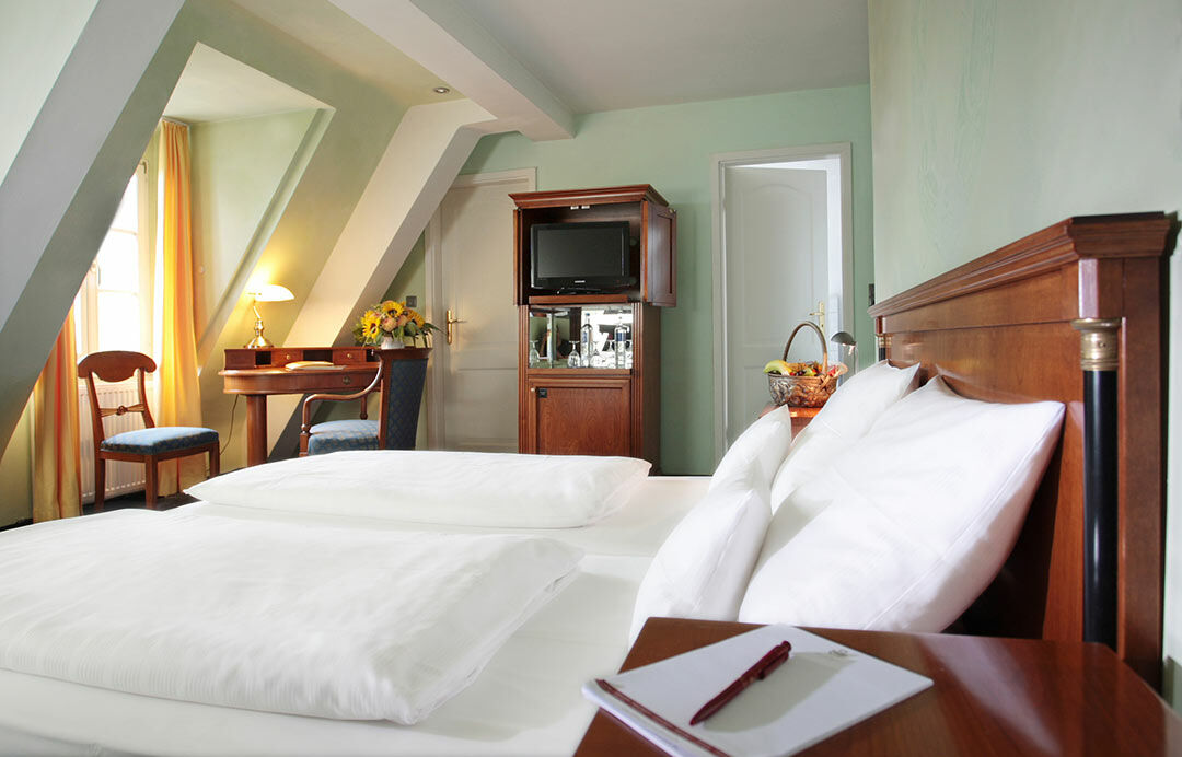 Hotel Schloss Edesheim Esterno foto